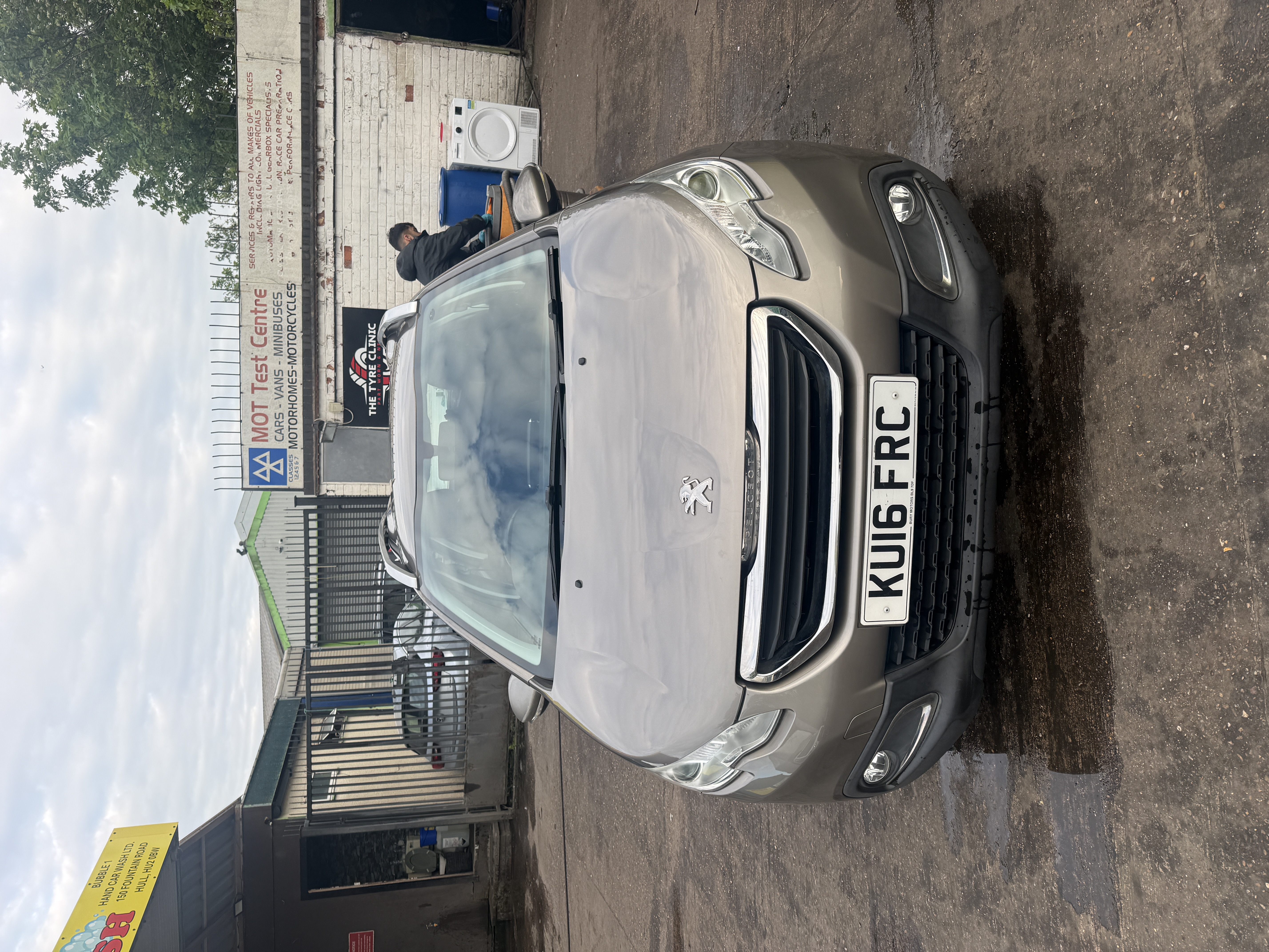 Peugeot